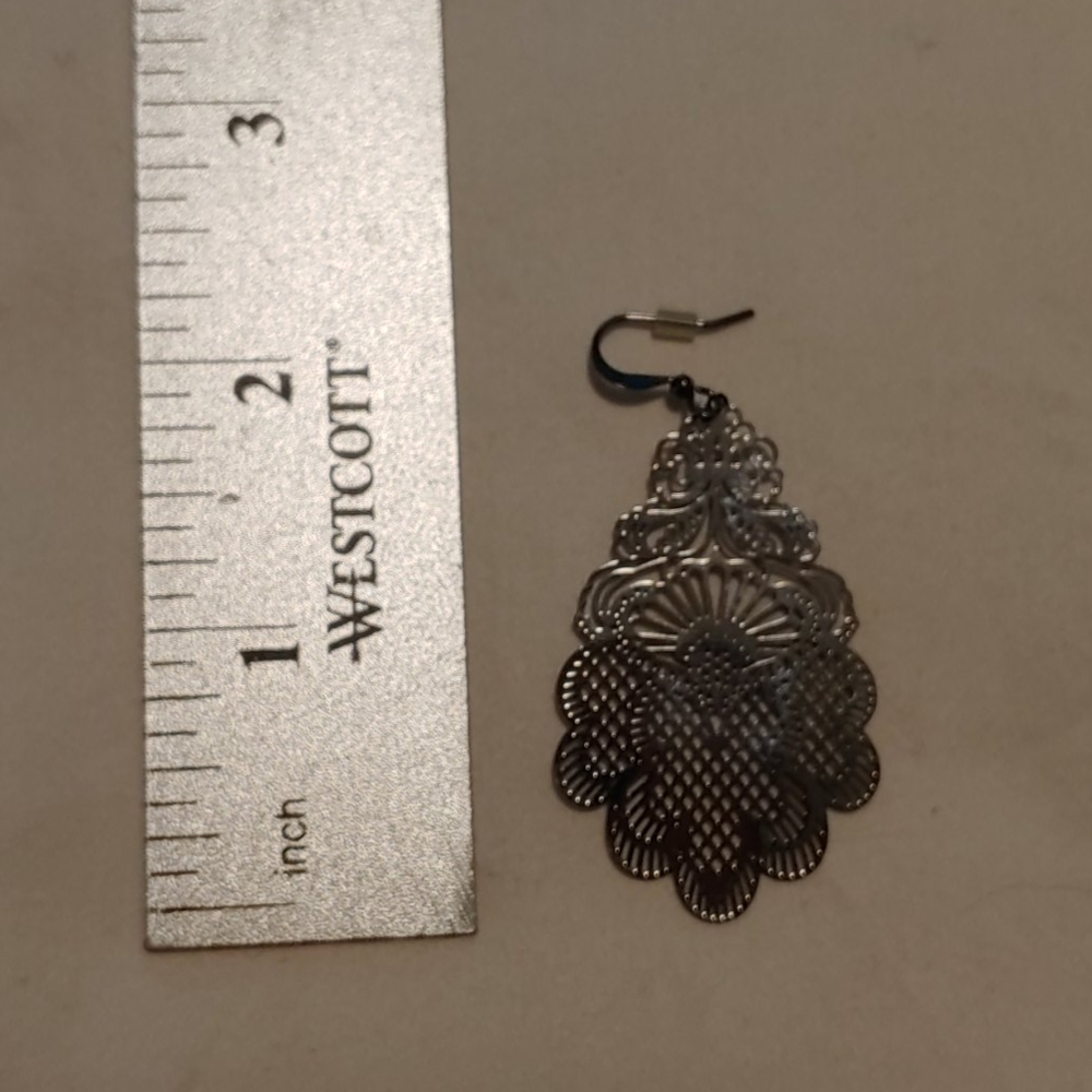 Earrings - Picture 3 of 4